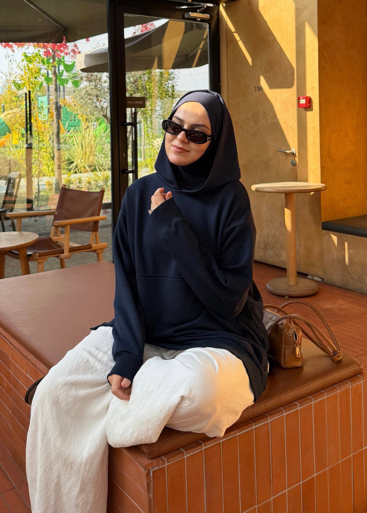 Başörtü Detaylı Kapüşonlu Sweatshirt Lacivert