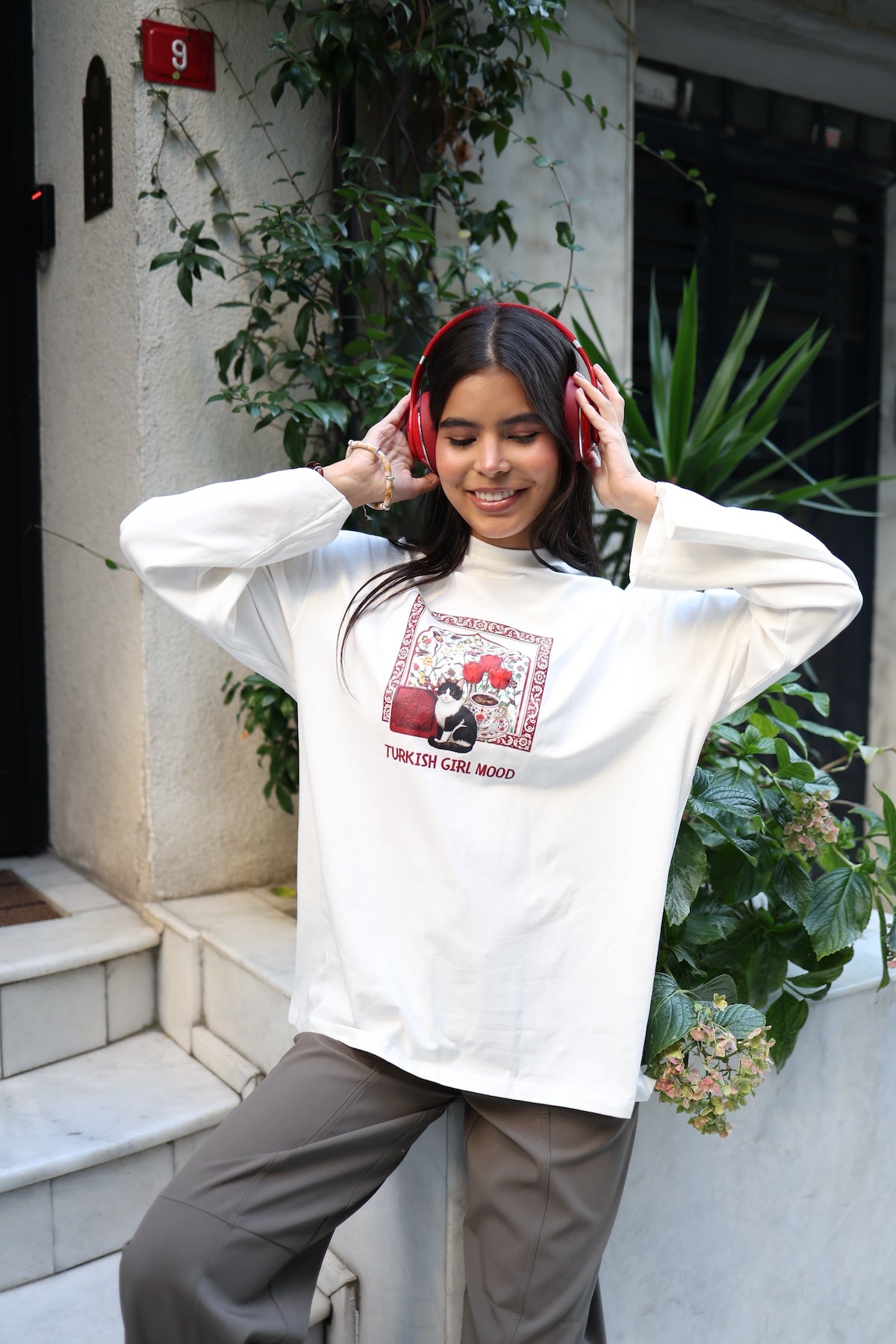 Baskılı Dik Yaka Geniş Kollu Çıtçıt Detaylı Body - Turkish Girl Mood Cat Kırmızı
