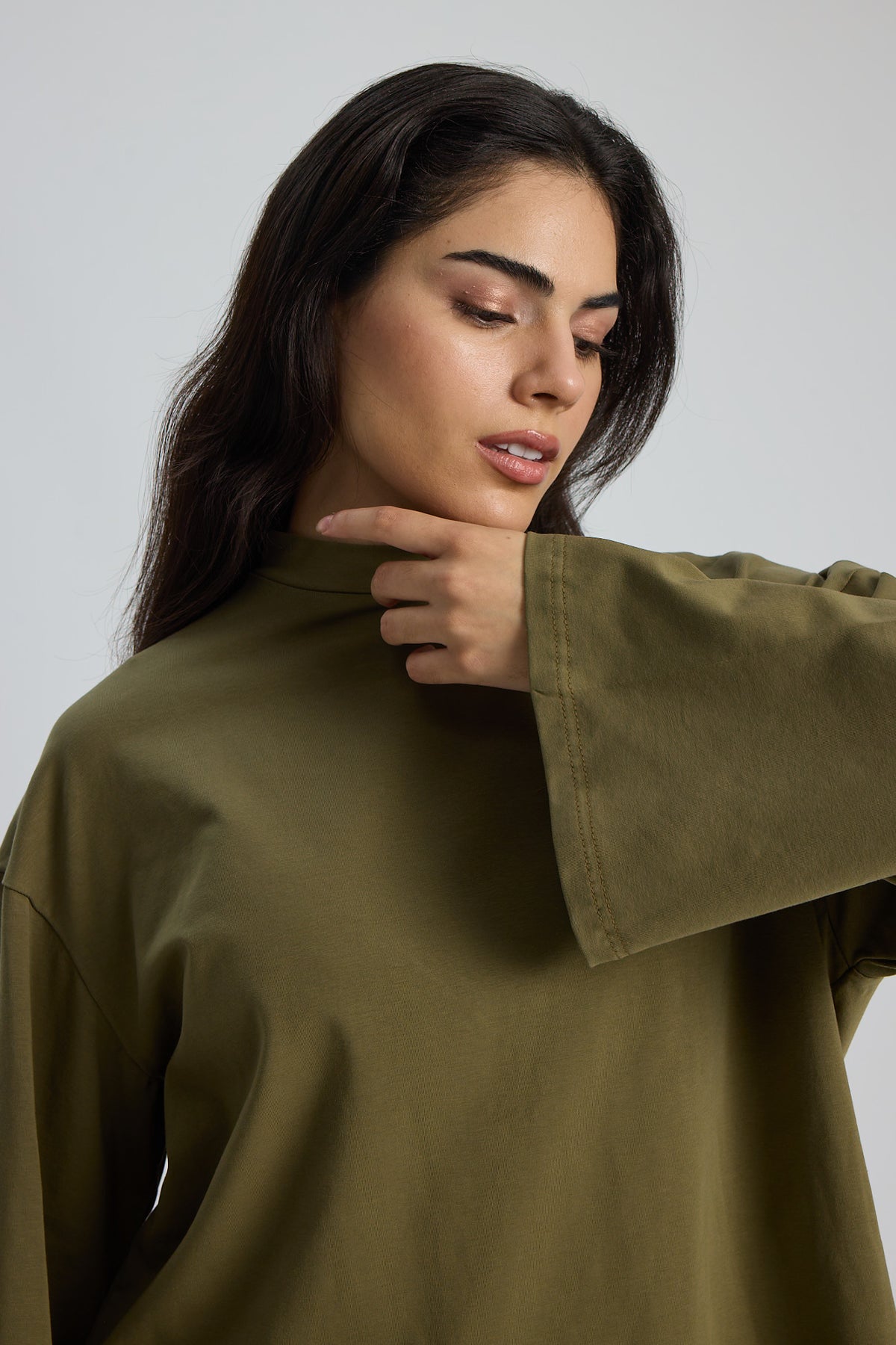 Dik Yaka Geniş Kollu Çıtçıt Detaylı Body Haki