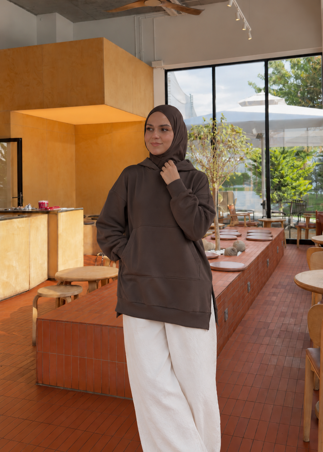 Başörtü Detaylı Kapüşonlu Sweatshirt Kahve
