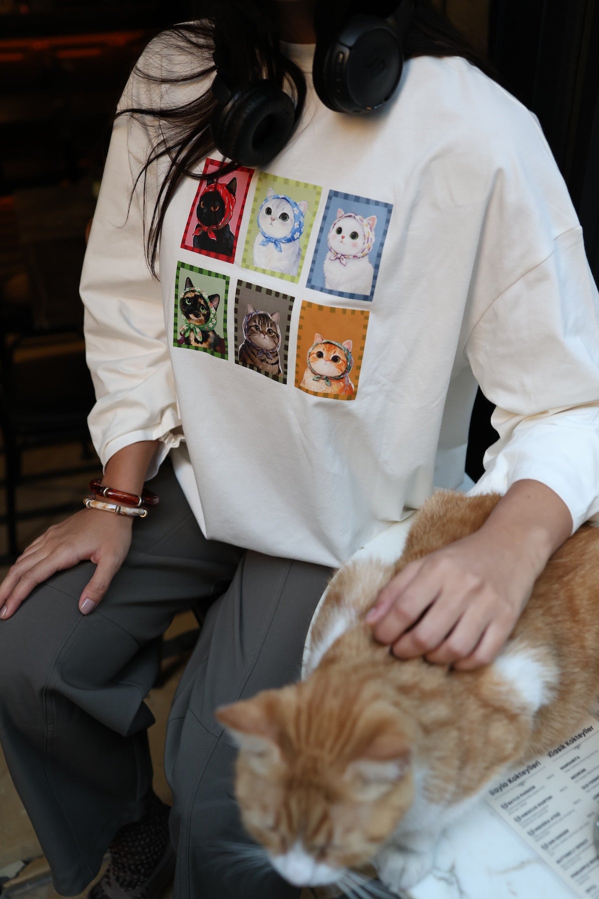 Baskılı Dik Yaka Geniş Kollu Çıtçıt Detaylı Body - Meow Gallery