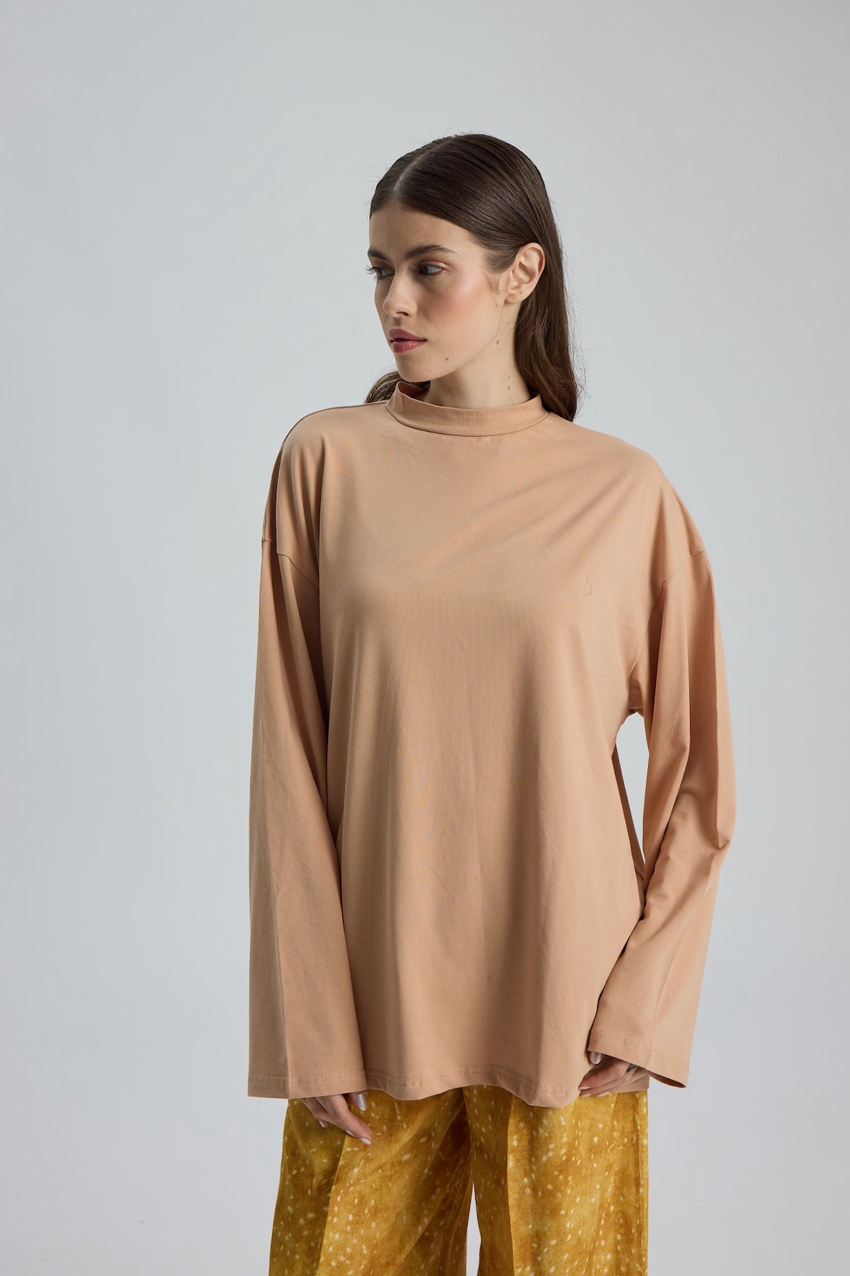 Dik Yaka Uzun Kollu Body Camel